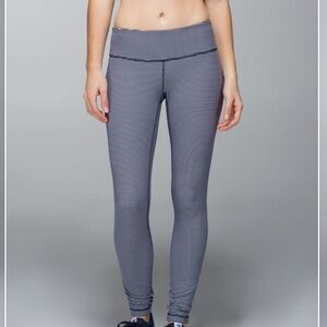 ✨Rare - Lululemon Wunder Under Sz 4 - Cadet Blue Striped Print✨ Great condition